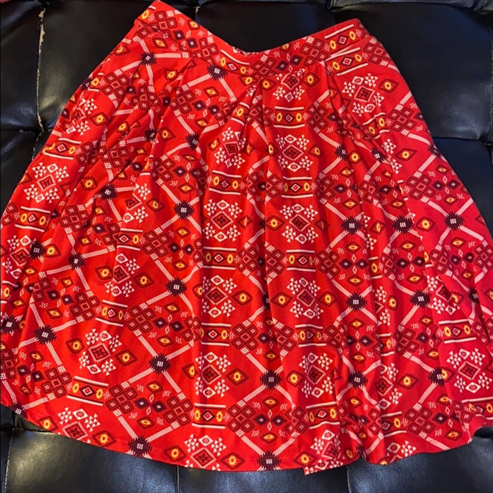 LulaRoe Southwestern patterned skirt 🥰